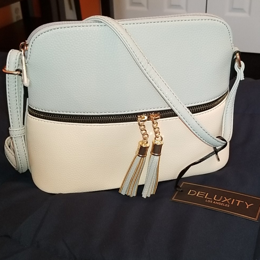 Lightweight Medium Crossbody Bag with Tass…